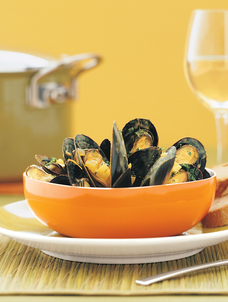 Spiced Mussels in White Wine