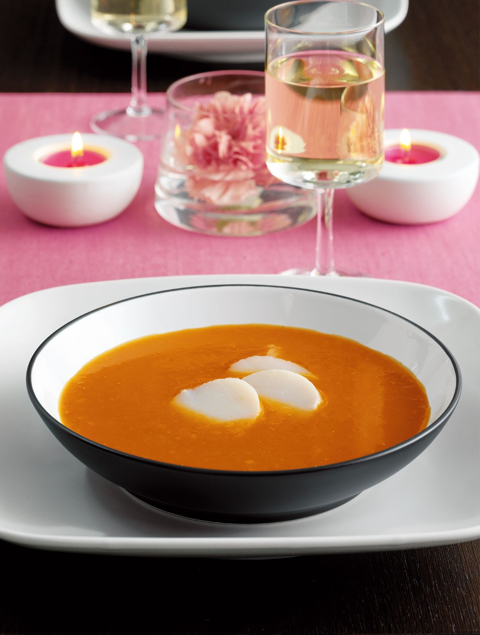 Tomato Soup with Scallops and Orange