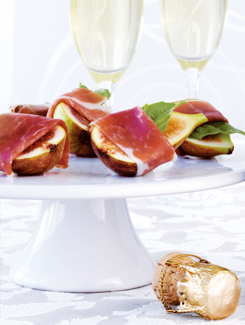 Honeyed Figs with Prosciutto and Basil