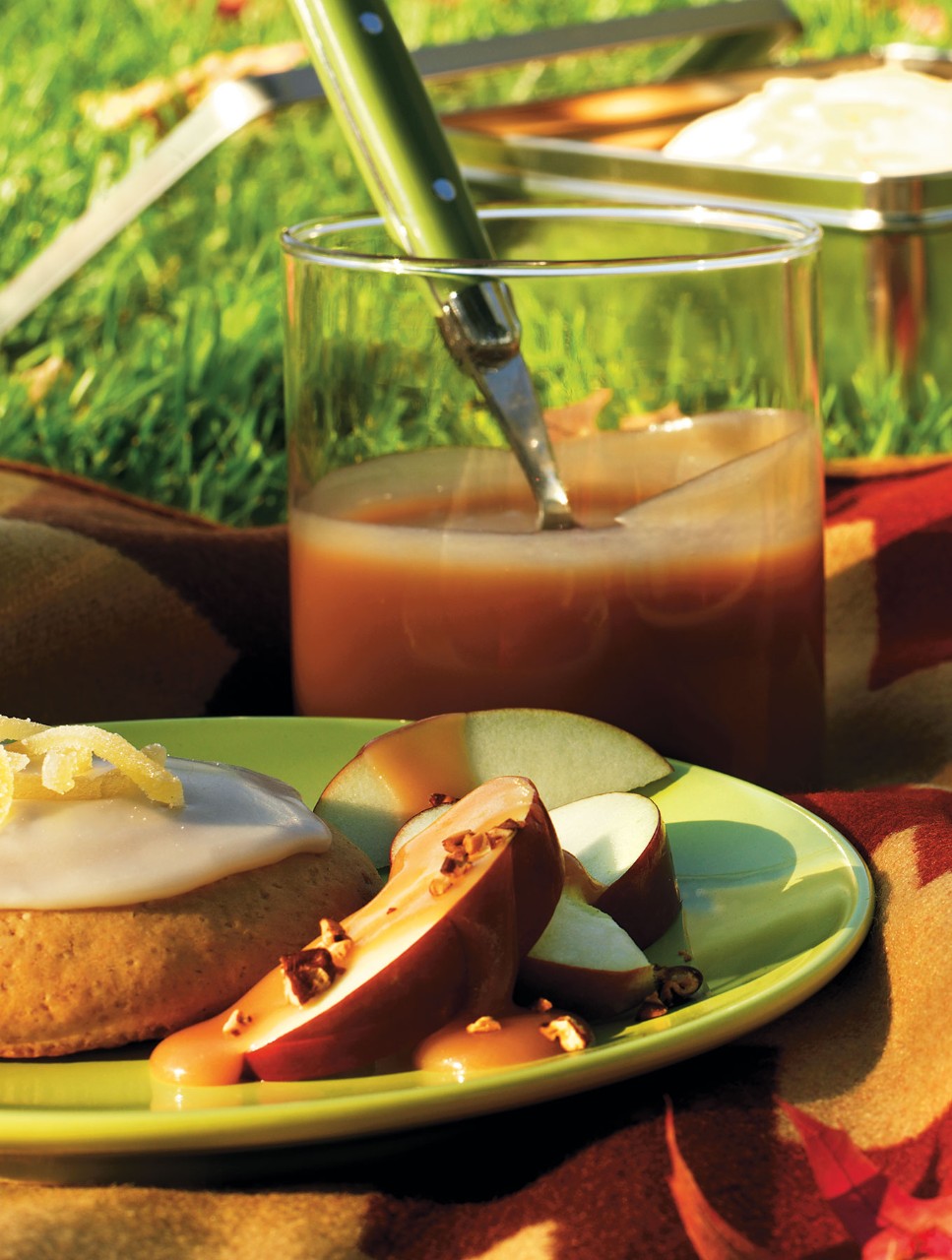 Apple Slices With Maple Caramel Dip