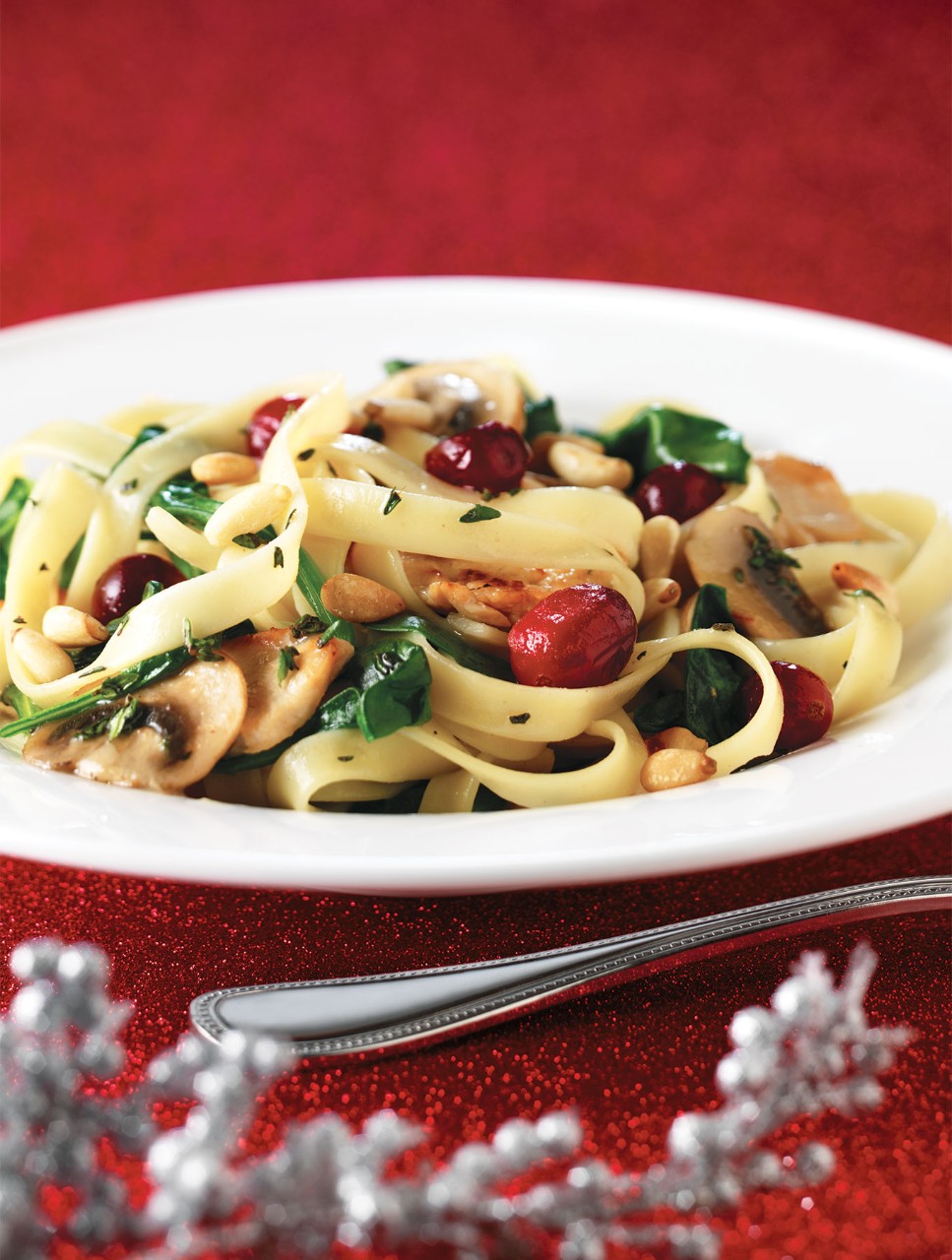 Fettuccine Florentine with Chicken and Glazed Cranberries