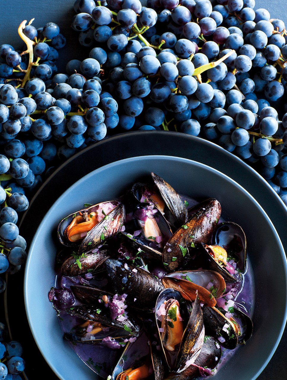Grape & White Wine-Simmered Mussels