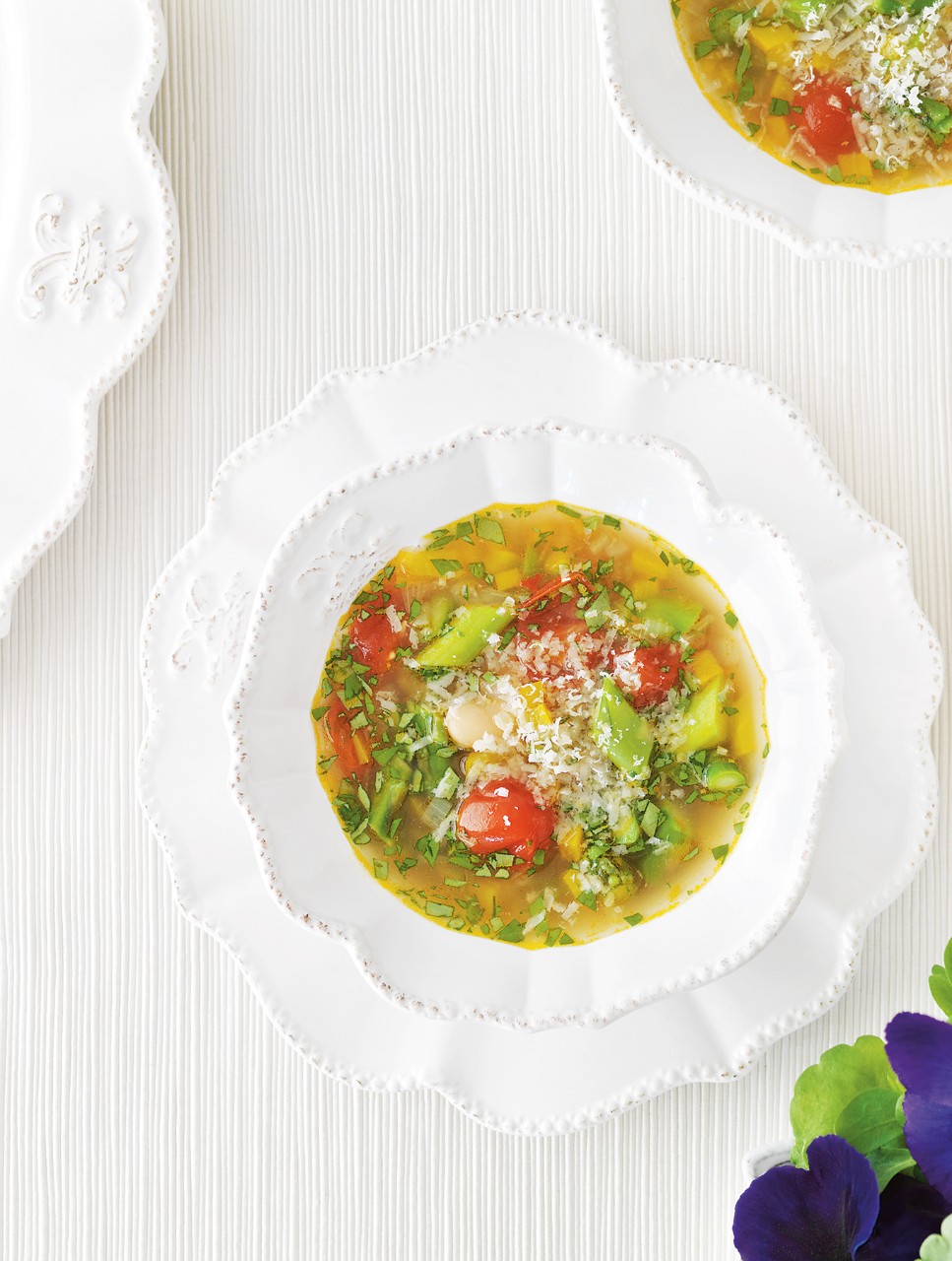 Yellow Pepper Minestrone with White Beans & Asparagus