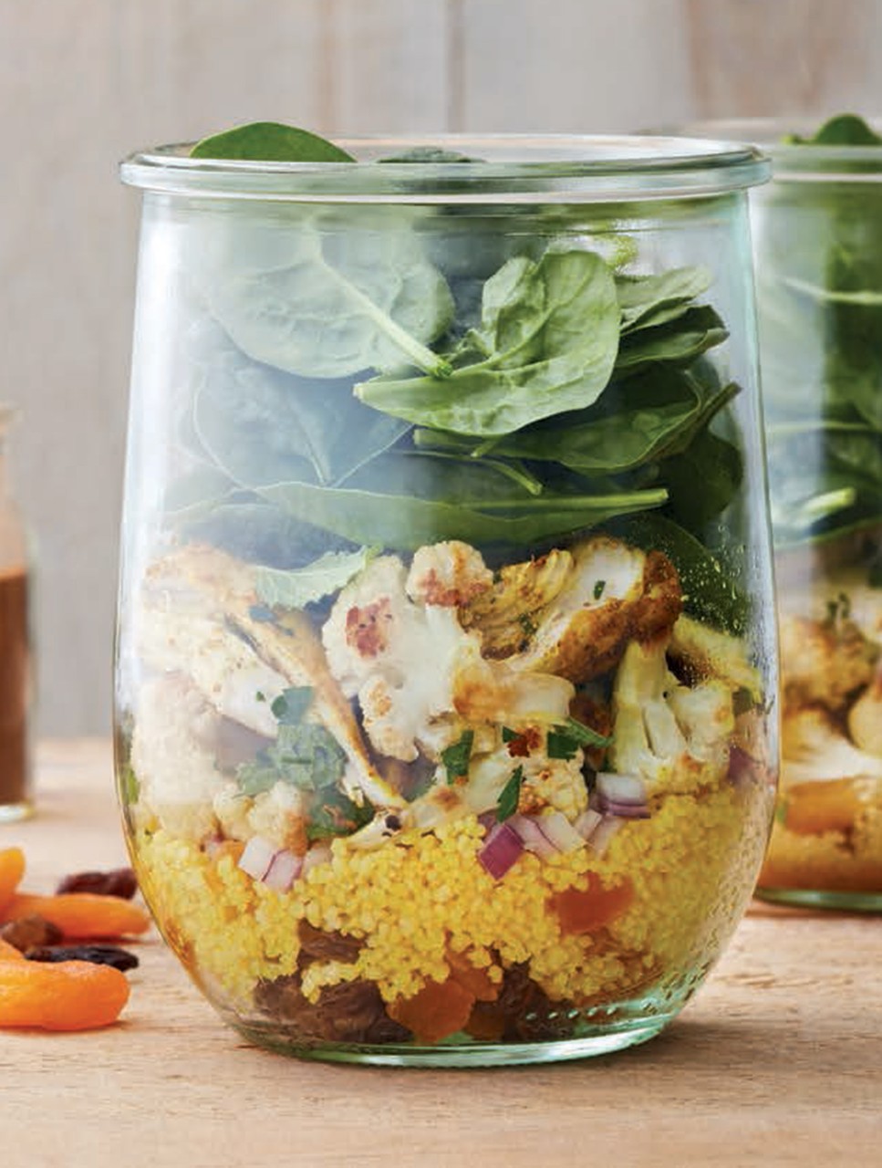 Salade de couscous au poulet épicé à la marocaine et au chou-fleur