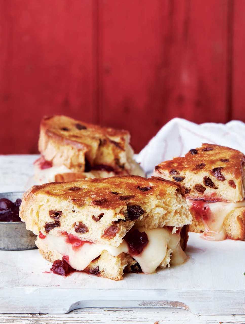 Grilled Brie & Panettone Sandwiches with Spicy Cranberry Sauce
