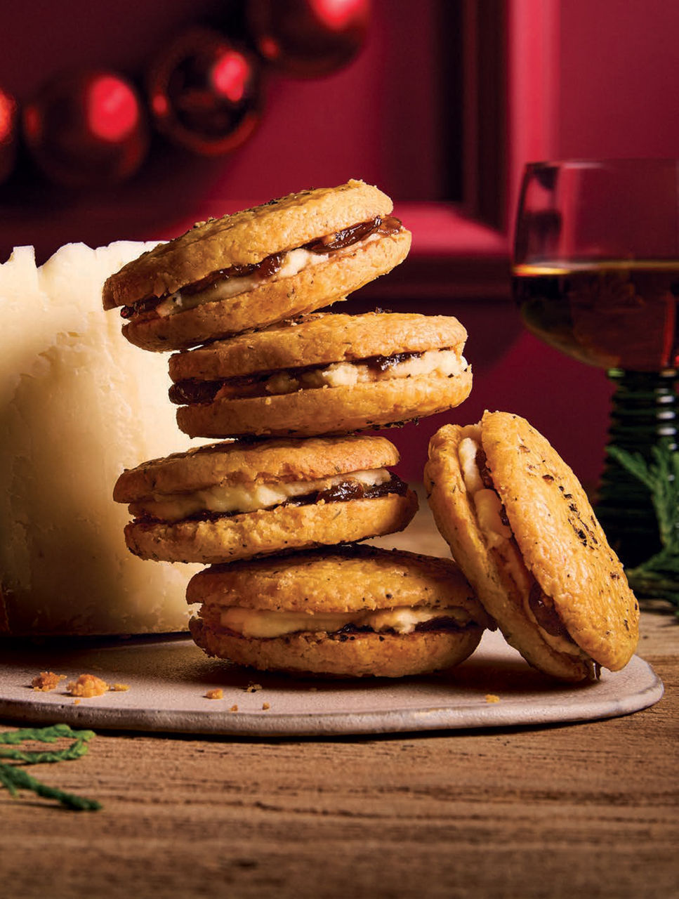 French Onion Sandwich Cookies