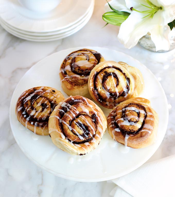 Hot cross buns and cinnamon buns